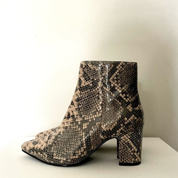 NBW Seychelles No One Like You - Python print leather boots - booties Size 6 - Picture 2 of 10